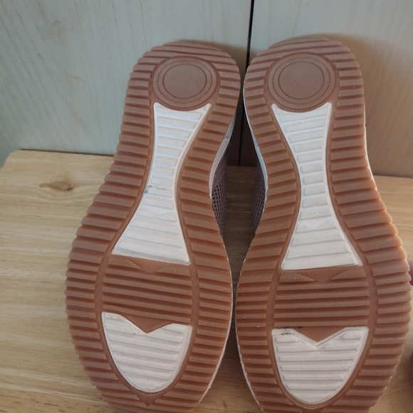 U.S. Polo Assn. Women’s Mauve Athletic Sneakers – Size [6.5w] - Picture 8 of 8